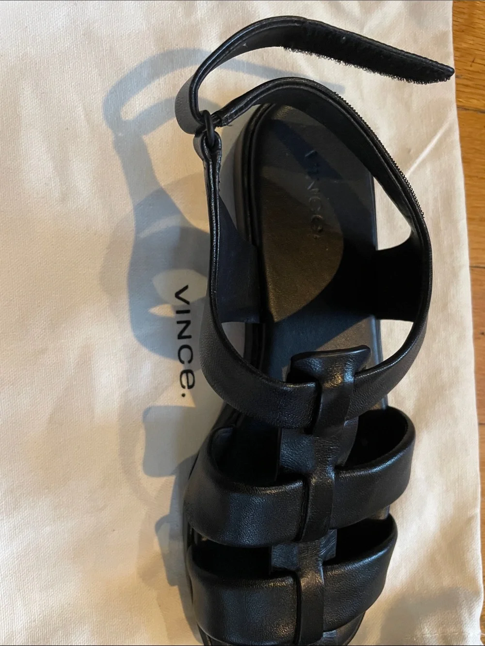 Like New Vince Black Leather Strappy Sandals adjustable strap shoes in pouch 7.5